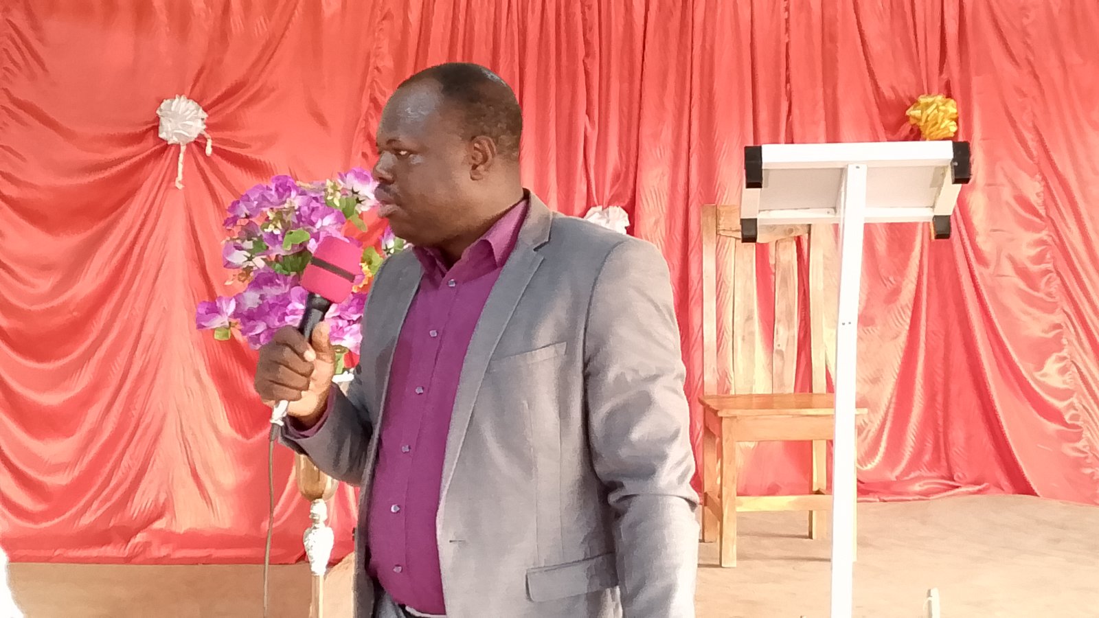 Une Main tendue vers les affligés